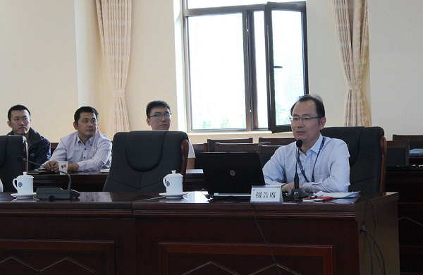 辦公廳黨支部召開“兩學(xué)一做”專題黨課和學(xué)習(xí)交流會(huì)